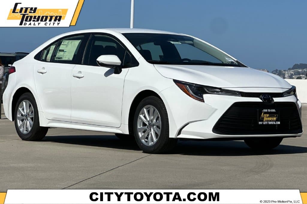 2027 Toyota Corolla LE — photo 1 of 33