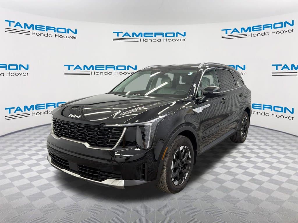 2025 Kia Sorento S — photo 1 of 32
