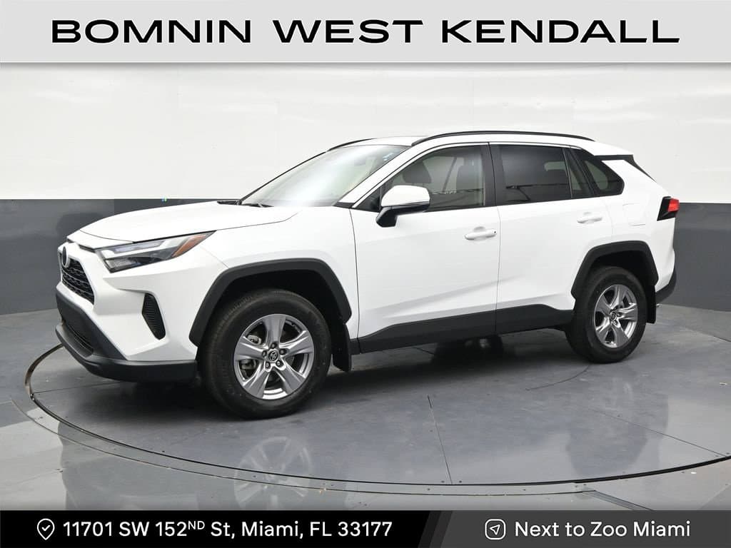 2025 Toyota RAV4 XLE — photo 1 of 33