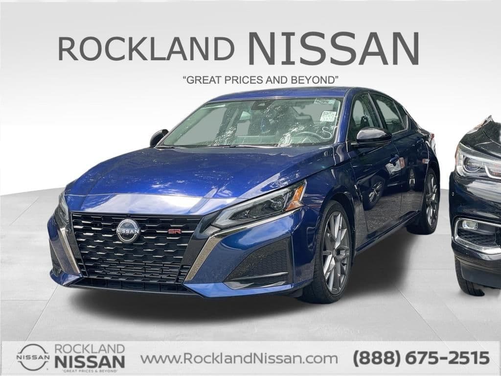 2023 Nissan Altima 2.0 SR — photo 1 of 31