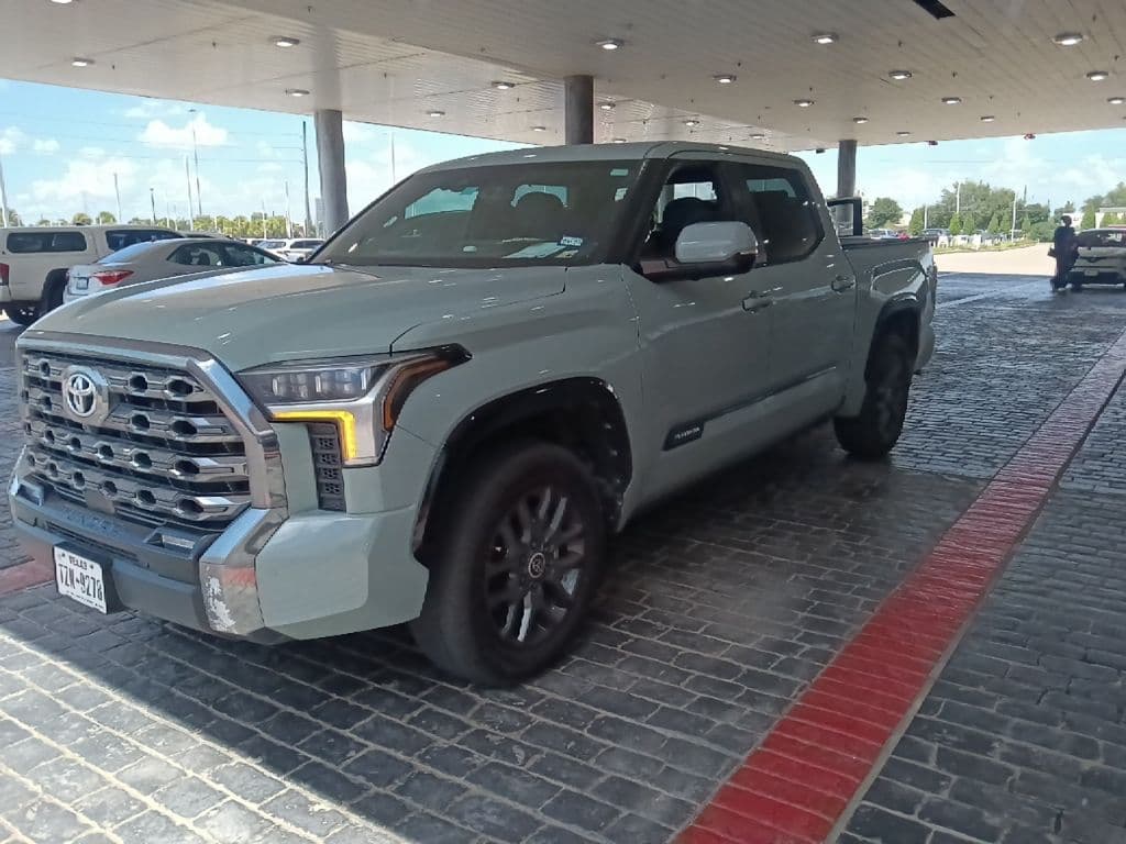 2024 Toyota Tundra 4WD Platinum — photo 1 of 16