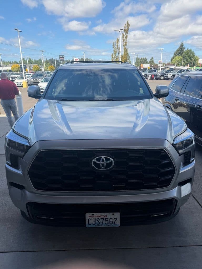 2023 Toyota Sequoia Platinum — photo 1 of 11
