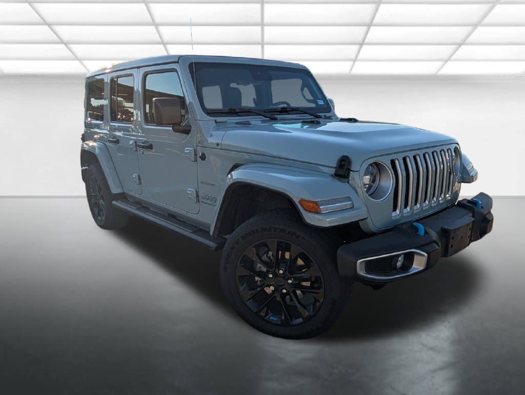 2023 Jeep Wrangler Base — photo 1 of 11