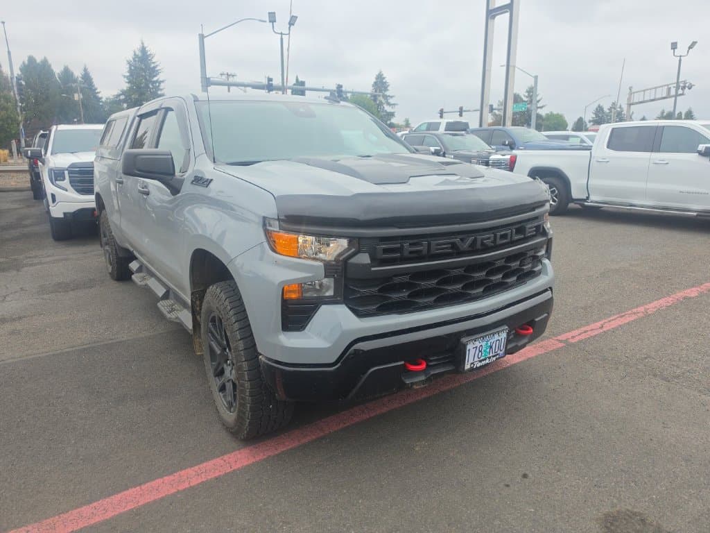 2025 Chevrolet Silverado 1500 Custom Trail Boss — photo 1 of 12