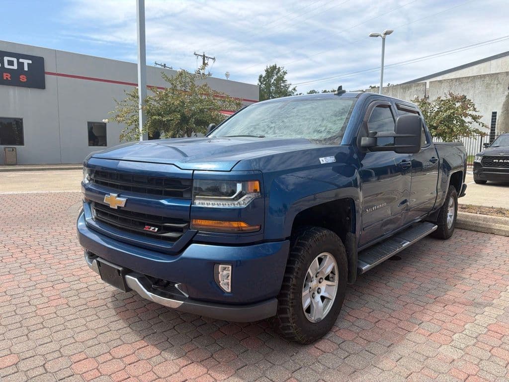 2018 Chevrolet Silverado 1500 LT — photo 1 of 22