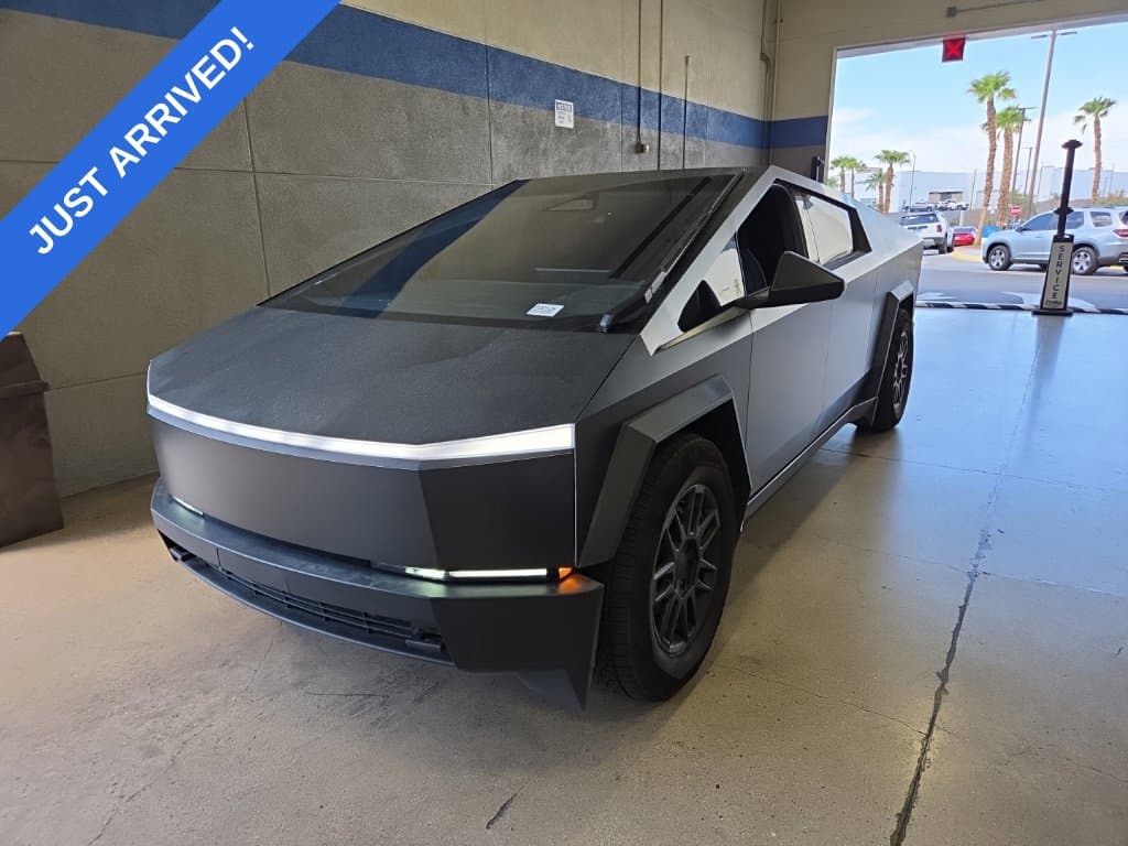 2025 Tesla Cybertruck Base — photo 1 of 7