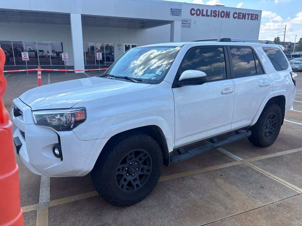 2023 Toyota 4Runner SR5 — photo 1 of 8