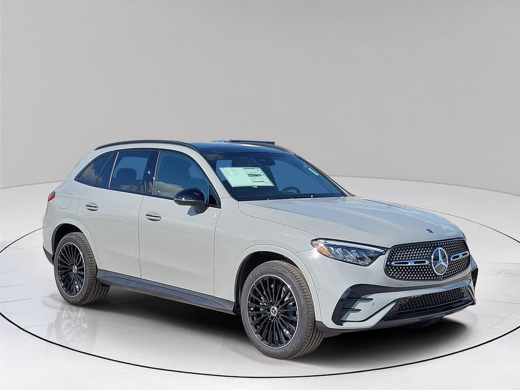 2027 Mercedes-Benz GLC GLC 300 — photo 1 of 30