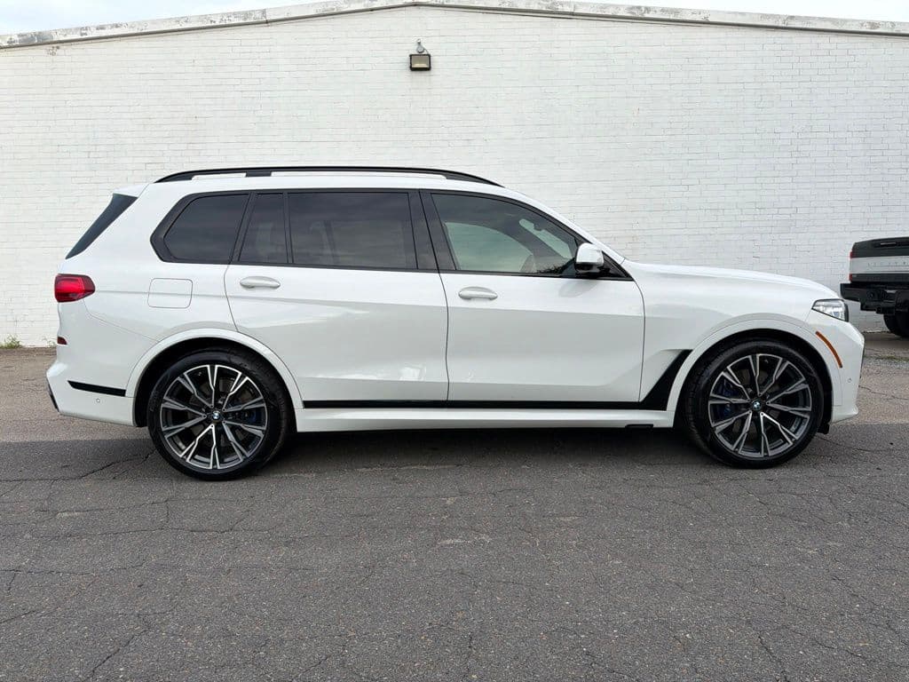 2022 BMW X7 M50i — photo 1 of 45