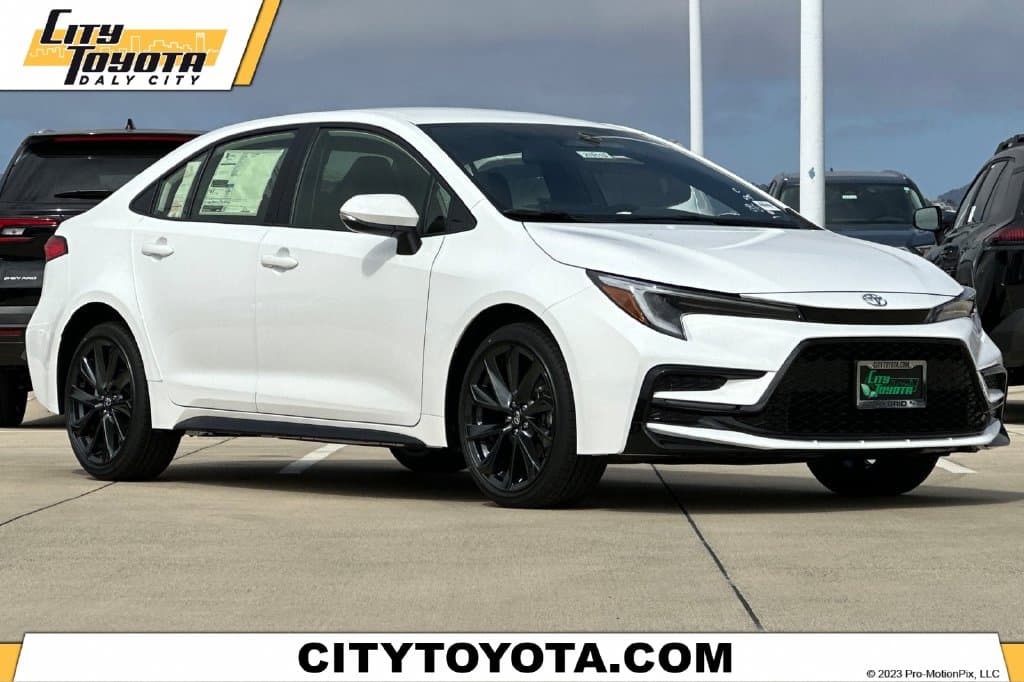 2027 Toyota Corolla Hybrid SE — photo 1 of 33