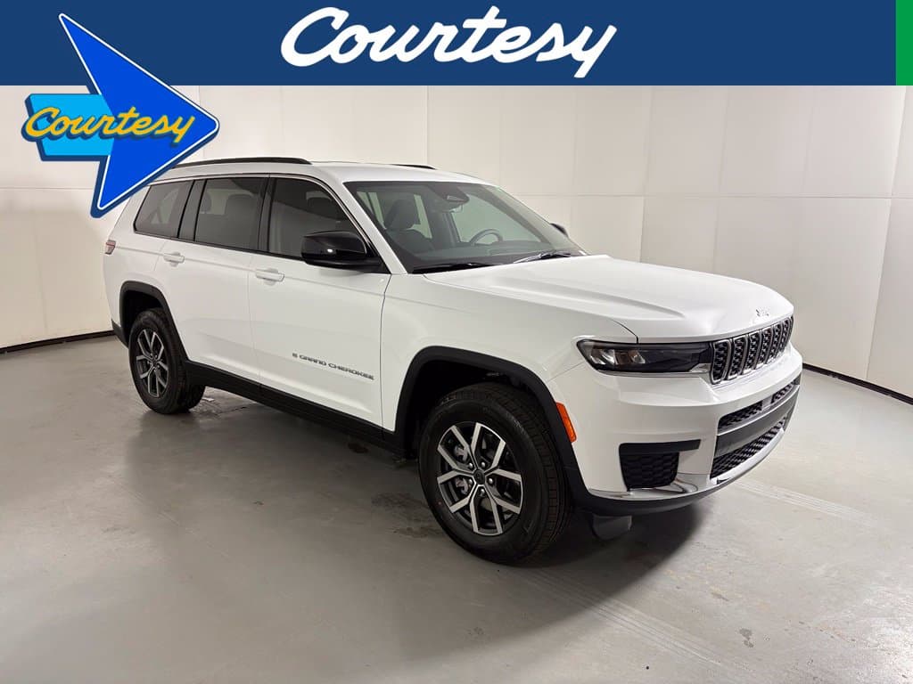 2027 Jeep Grand Cherokee L Laredo — photo 1 of 39