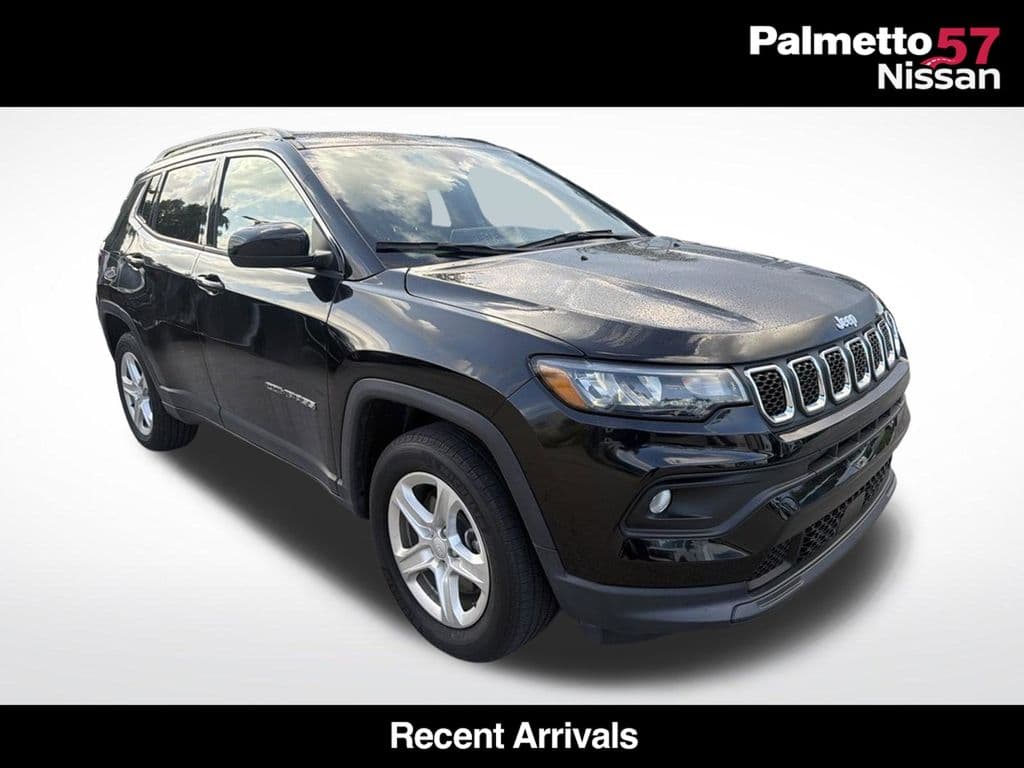 2023 Jeep Compass Latitude — photo 1 of 11