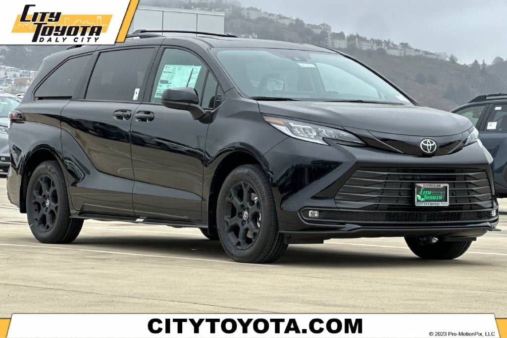 2026 Toyota Sienna Woodland Edition — photo 1 of 35