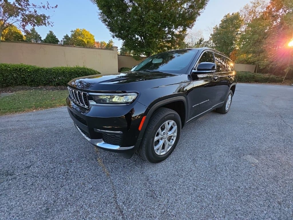 2024 Jeep Grand Cherokee L Limited — photo 1 of 7