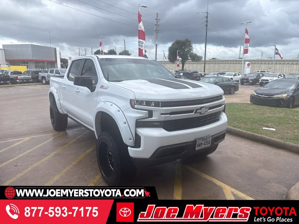 2020 Chevrolet Silverado 1500 LT — photo 1 of 3