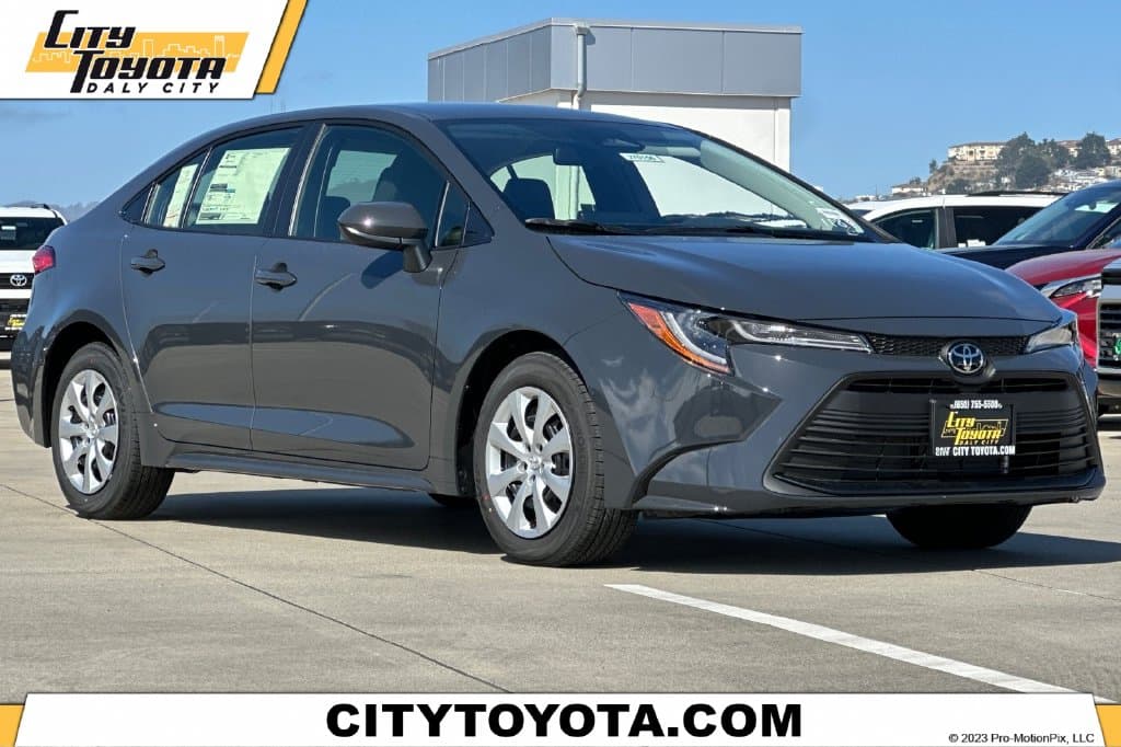 2027 Toyota Corolla LE — photo 1 of 13