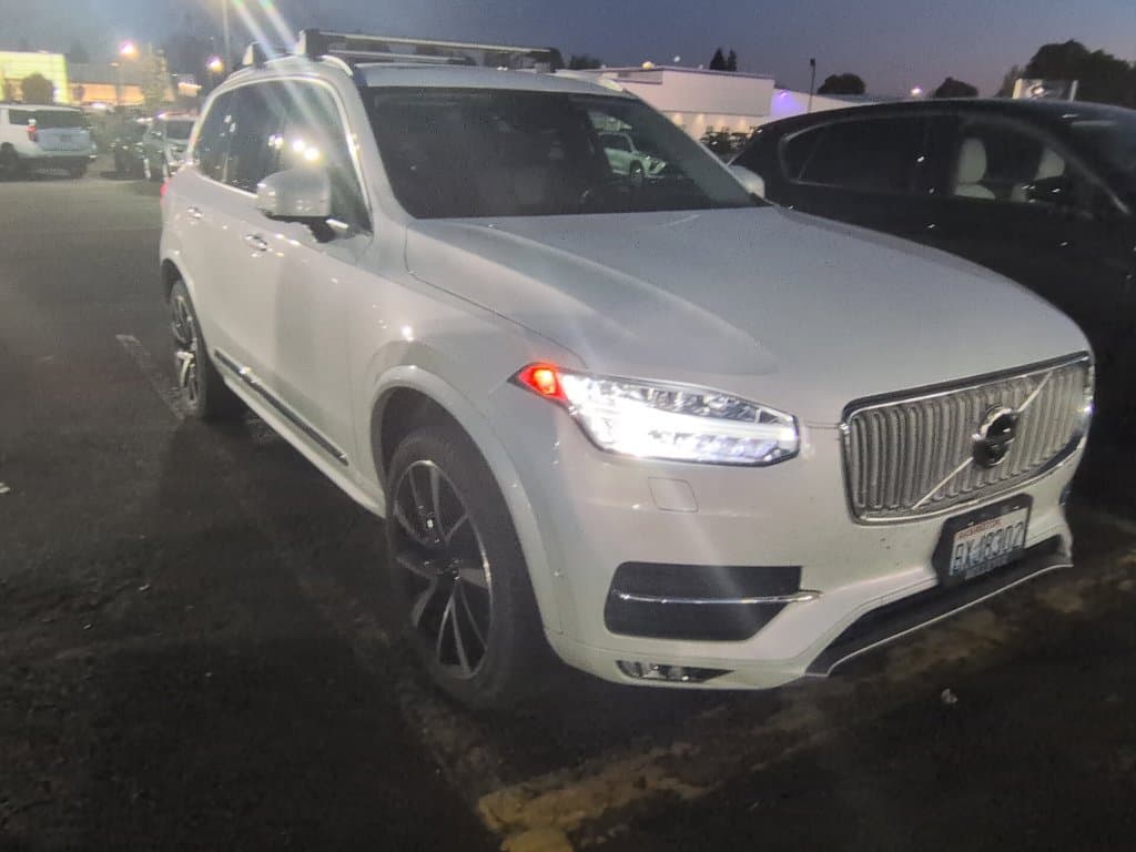 2019 Volvo XC90 Inscription — photo 1 of 14