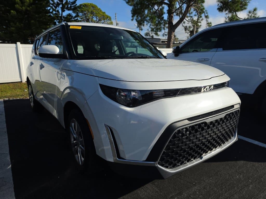 2024 Kia Soul LX — photo 1 of 16
