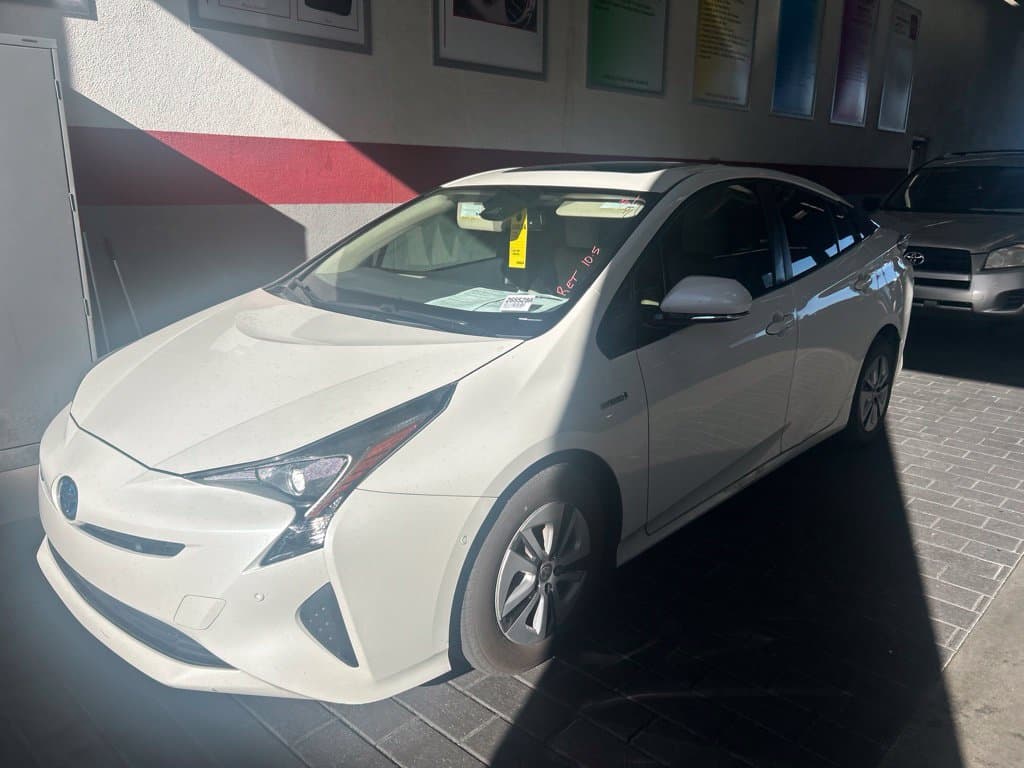 2018 Toyota Prius Four — photo 1 of 4