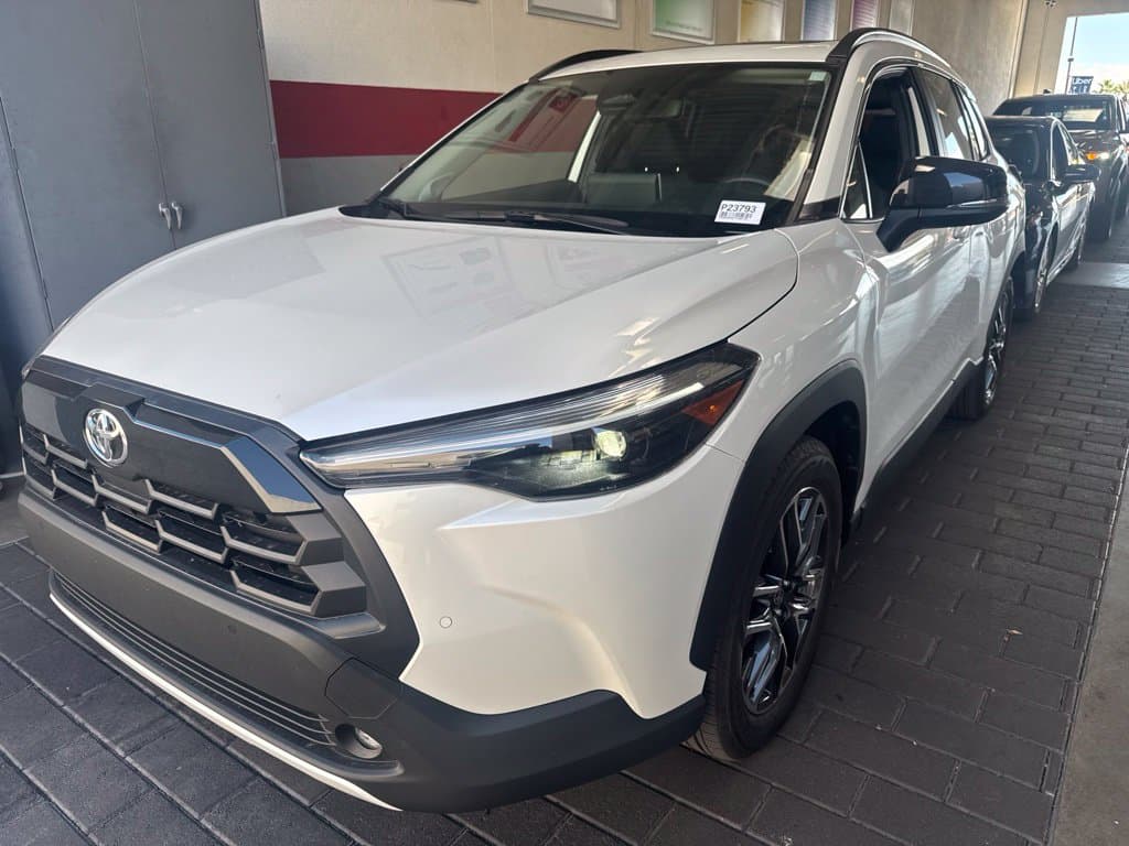 2026 Toyota Corolla Cross XLE — photo 1 of 4