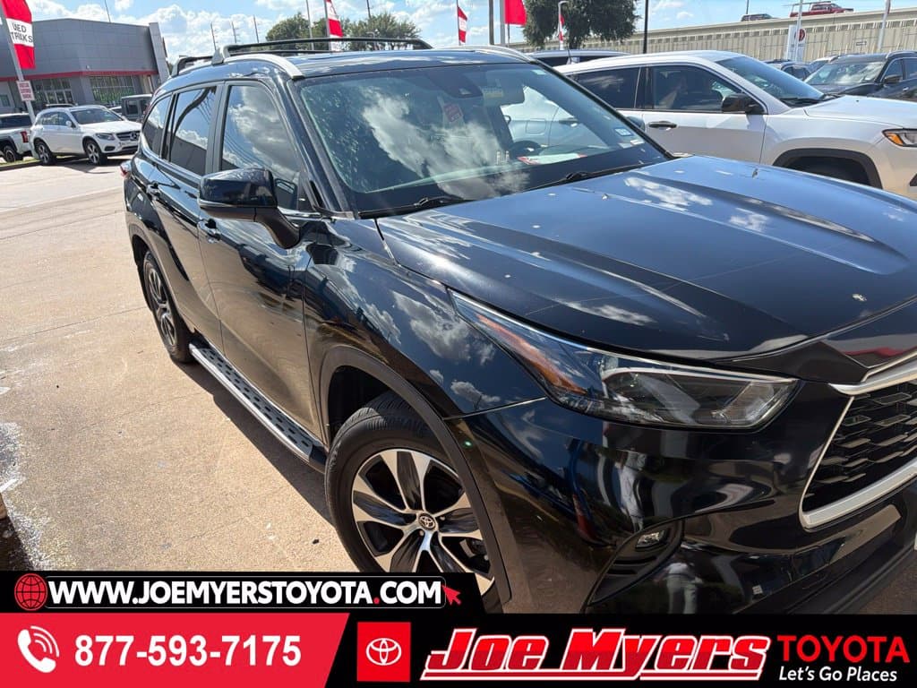 2023 Toyota Highlander XLE — photo 1 of 4