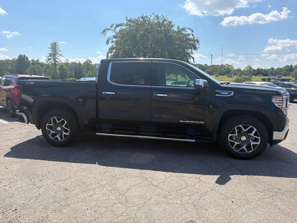 2023 GMC Sierra 1500 SLT — photo 1 of 10