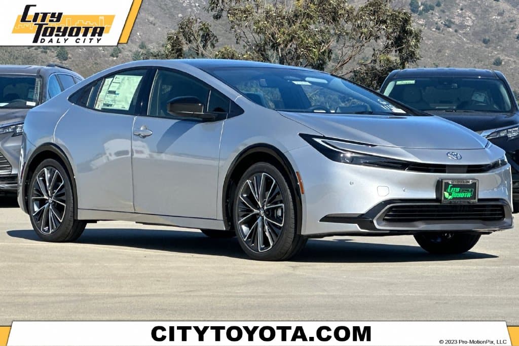 2027 Toyota Prius XLE — photo 1 of 33