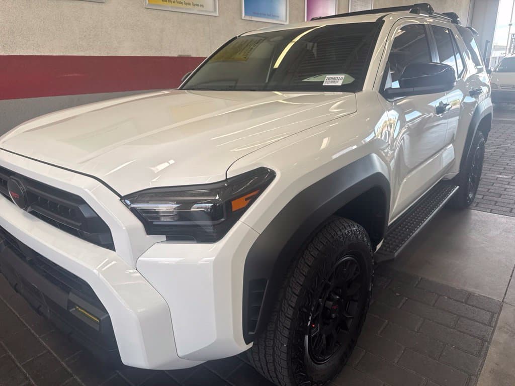 2026 Toyota 4Runner SR5 — photo 1 of 4