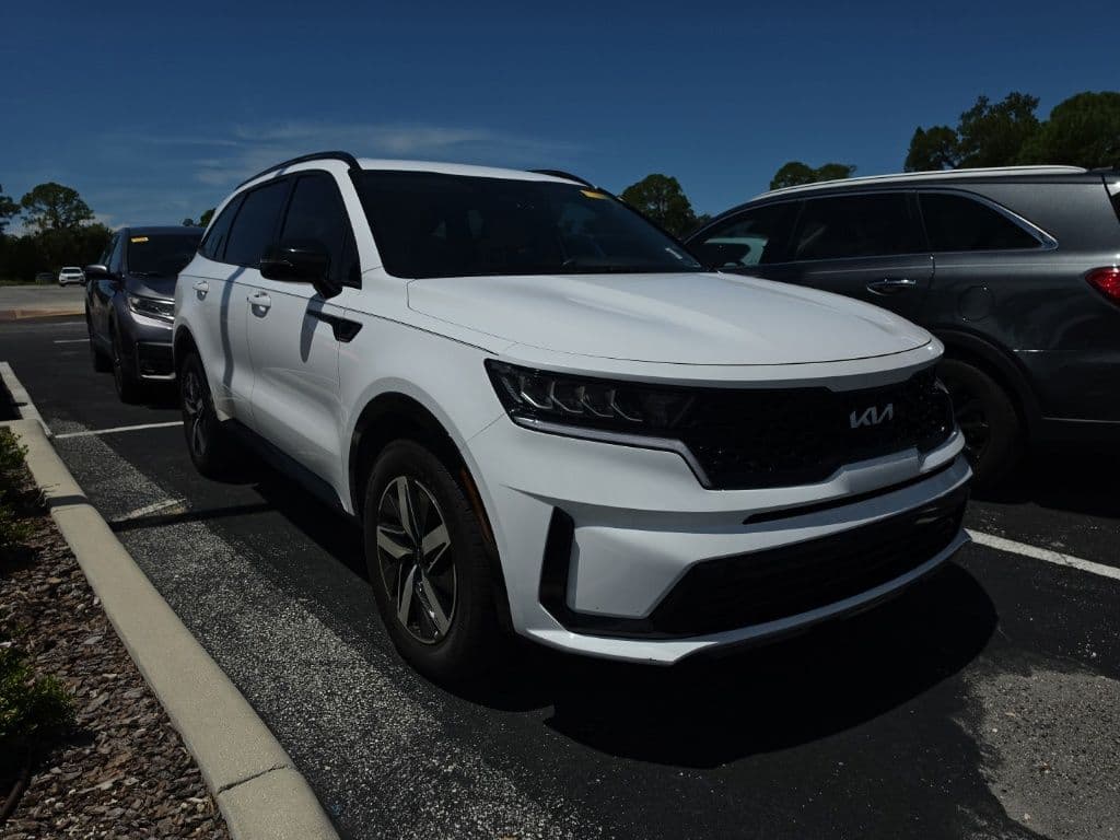 2023 Kia Sorento SX — photo 1 of 16