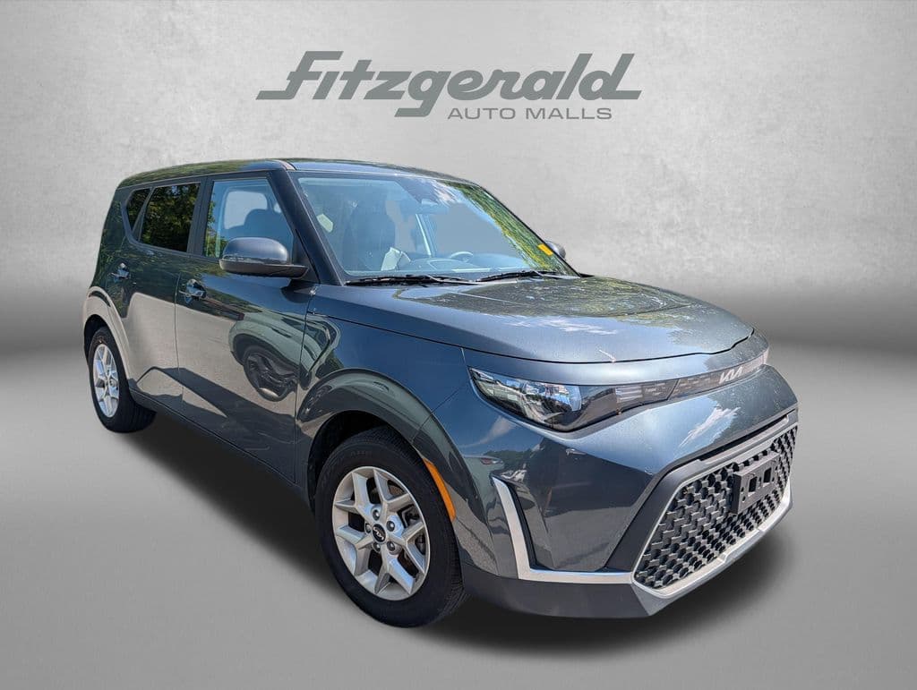 2025 Kia Soul LX — photo 1 of 5