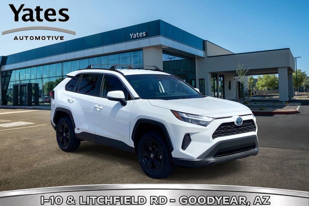2024 Toyota RAV4 Hybrid XLE — photo 1 of 29