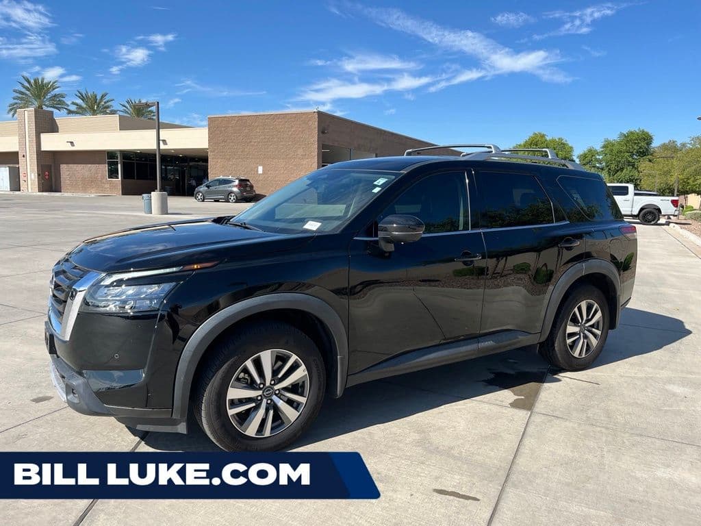 2025 Nissan Pathfinder SL — photo 1 of 28