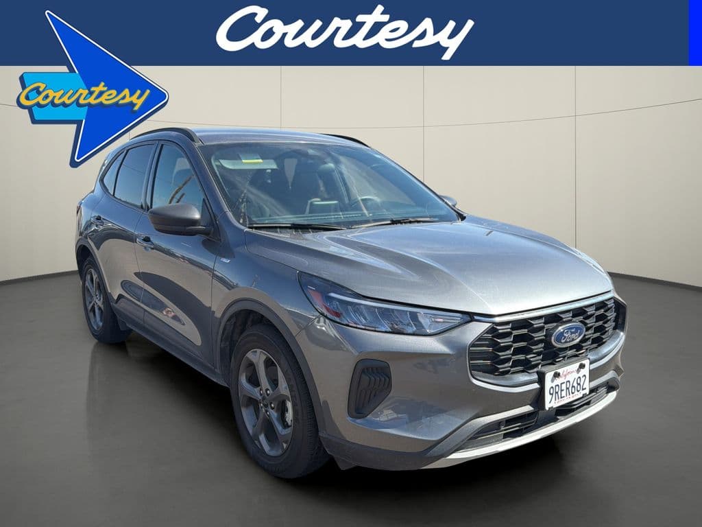 2025 Ford Escape ST-Line — photo 1 of 17