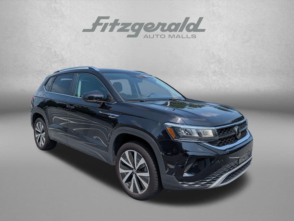 2024 Volkswagen Taos 1.5T SE — photo 1 of 3