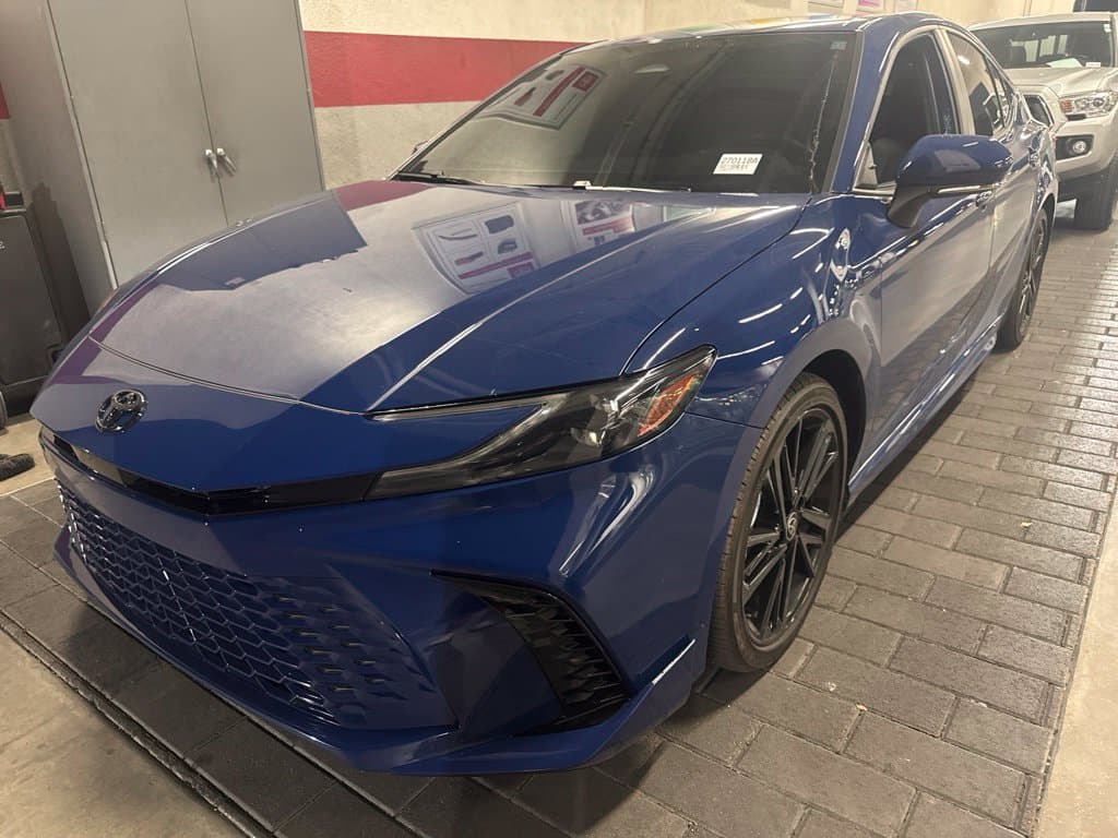 2025 Toyota Camry XSE — photo 1 of 4