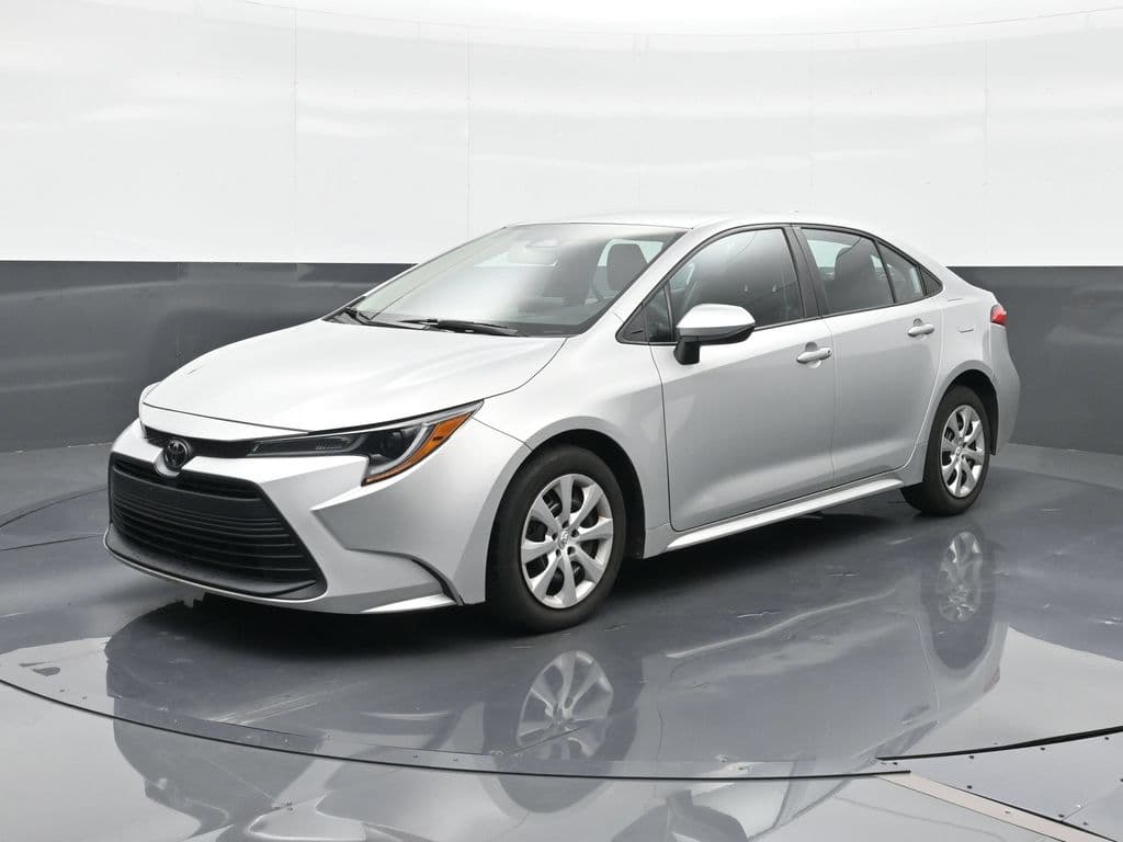 2023 Toyota Corolla LE — photo 1 of 7