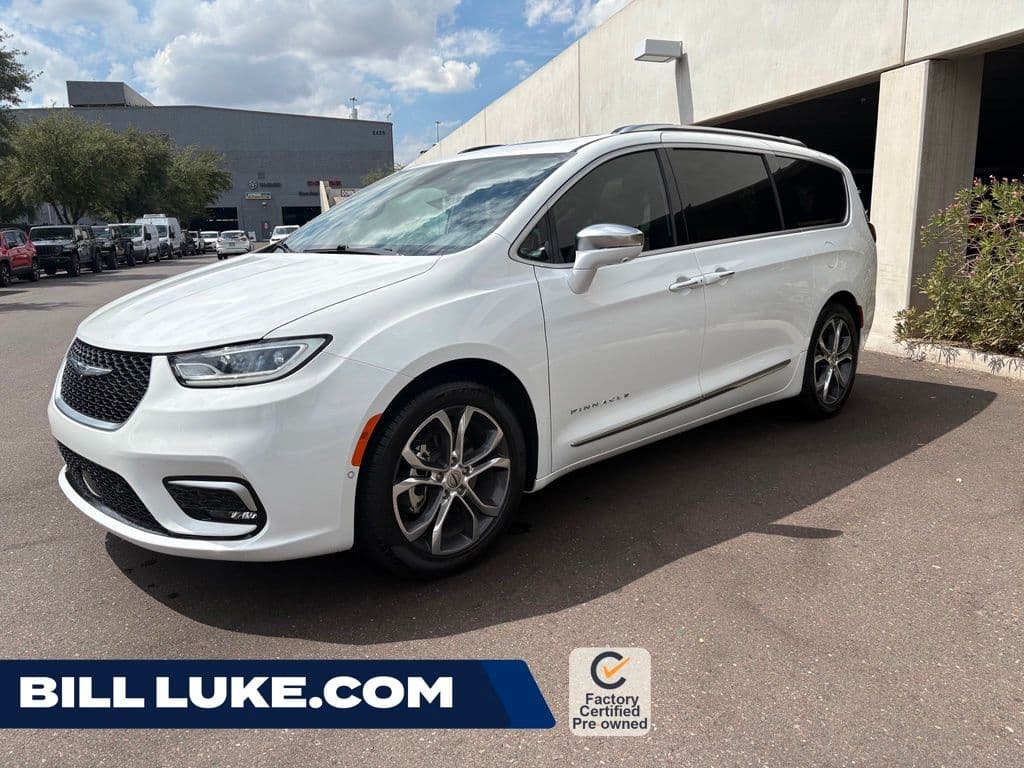 2024 Chrysler Pacifica Pinnacle — photo 1 of 28