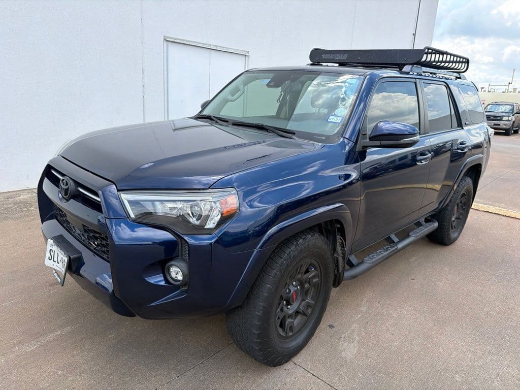 2023 Toyota 4Runner SR5 Premium — photo 1 of 8