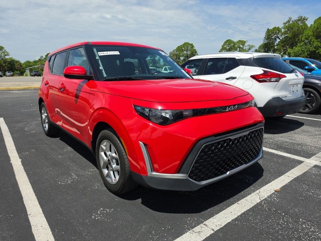 2024 Kia Soul LX — photo 1 of 16