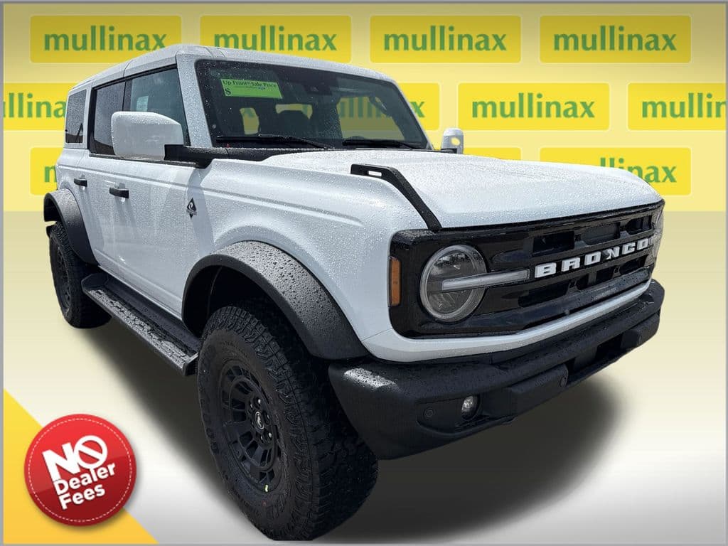 2026 Ford Bronco Outer Banks — photo 1 of 34
