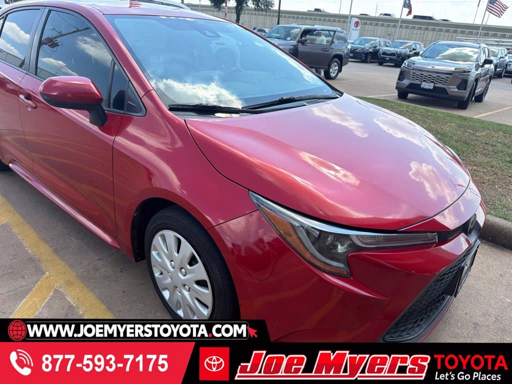 2021 Toyota Corolla LE — photo 1 of 3
