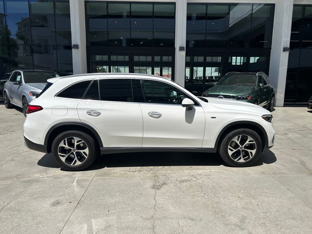 2025 Mercedes-Benz GLC GLC 350e — photo 1 of 4