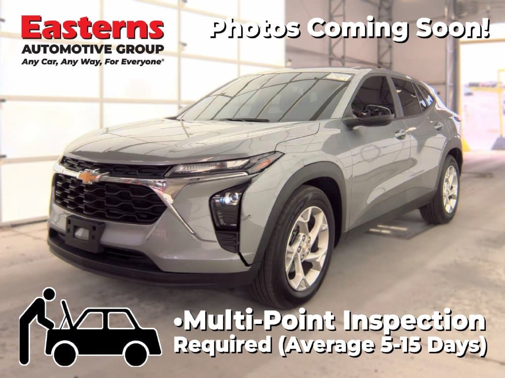2024 Chevrolet Trax LS — photo 1 of 3