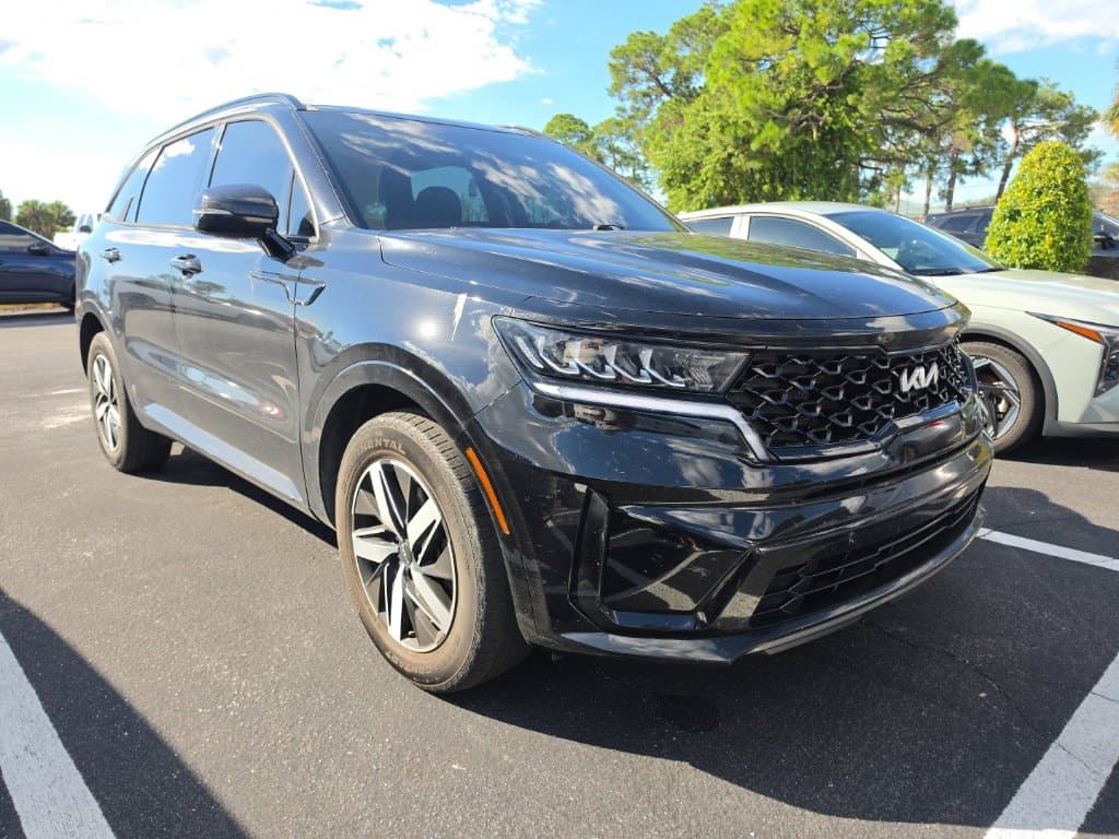 2023 Kia Sorento S — photo 1 of 16