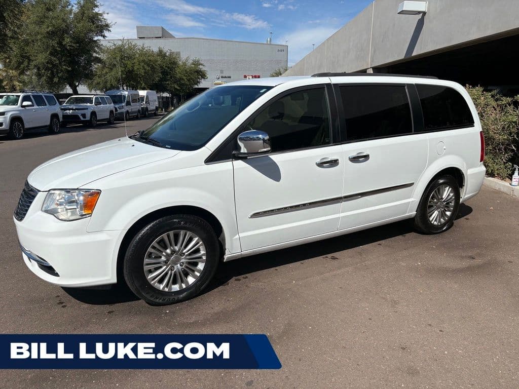 2015 Chrysler Town & Country Touring-L — photo 1 of 37