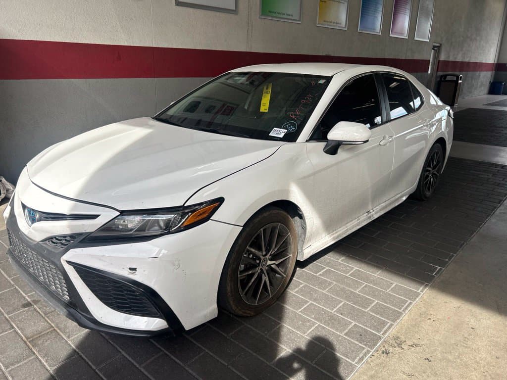 2023 Toyota Camry Base — photo 1 of 4
