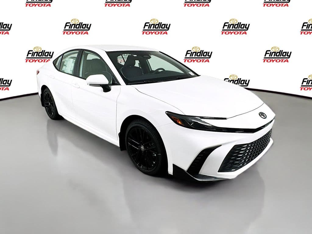 2026 Toyota Camry SE — photo 1 of 18