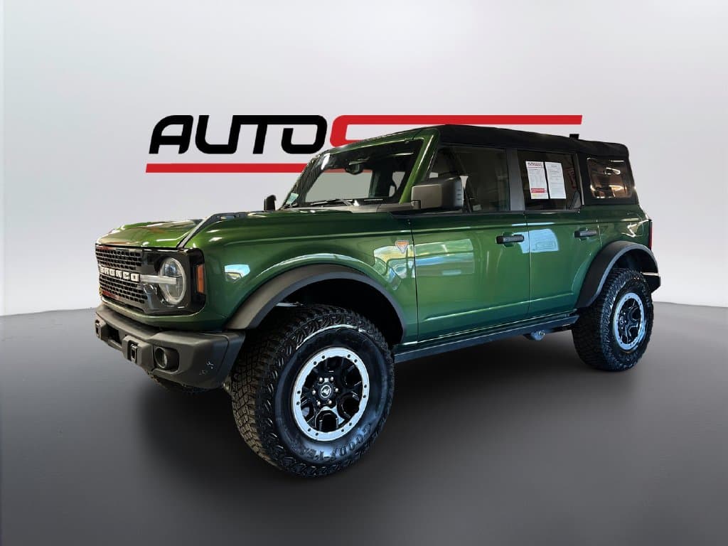2023 Ford Bronco Badlands — photo 1 of 18