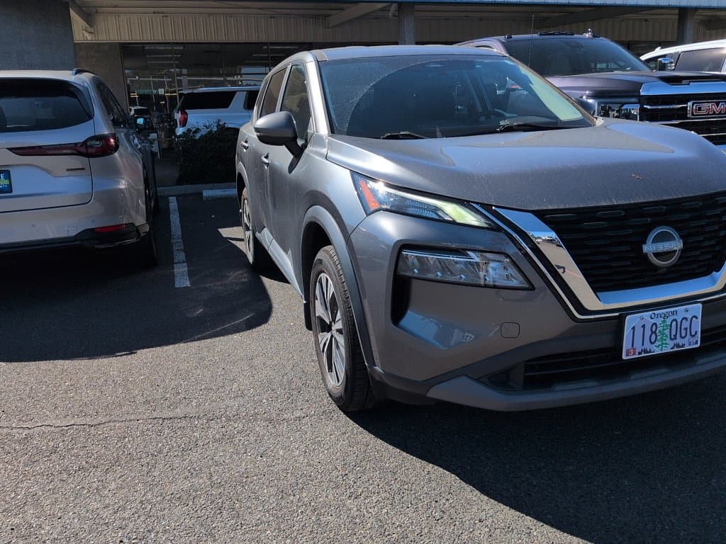 2023 Nissan Rogue SV — photo 1 of 11