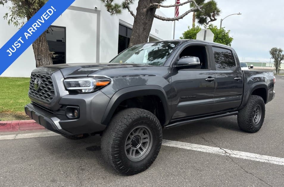 2023 Toyota Tacoma 4WD TRD Off Road — photo 1 of 6